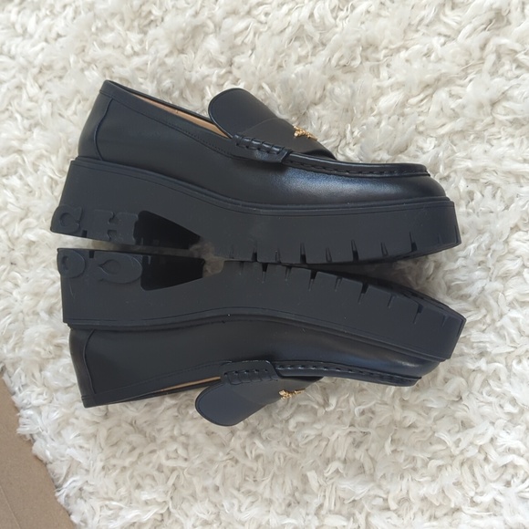 NWB Coach Ruthie Leather Loafer - Picture 5 of 12